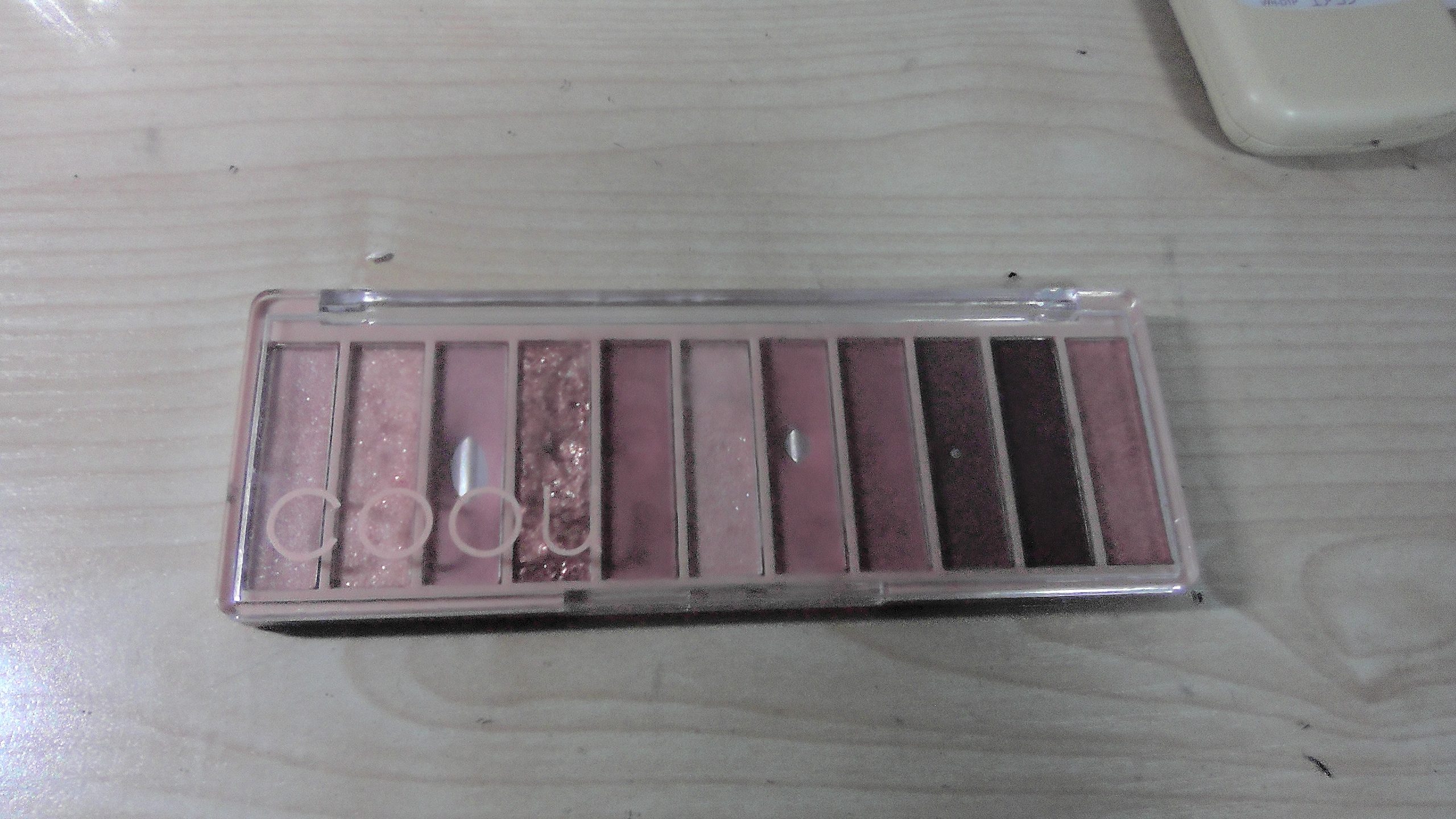 アイシャドウパレット