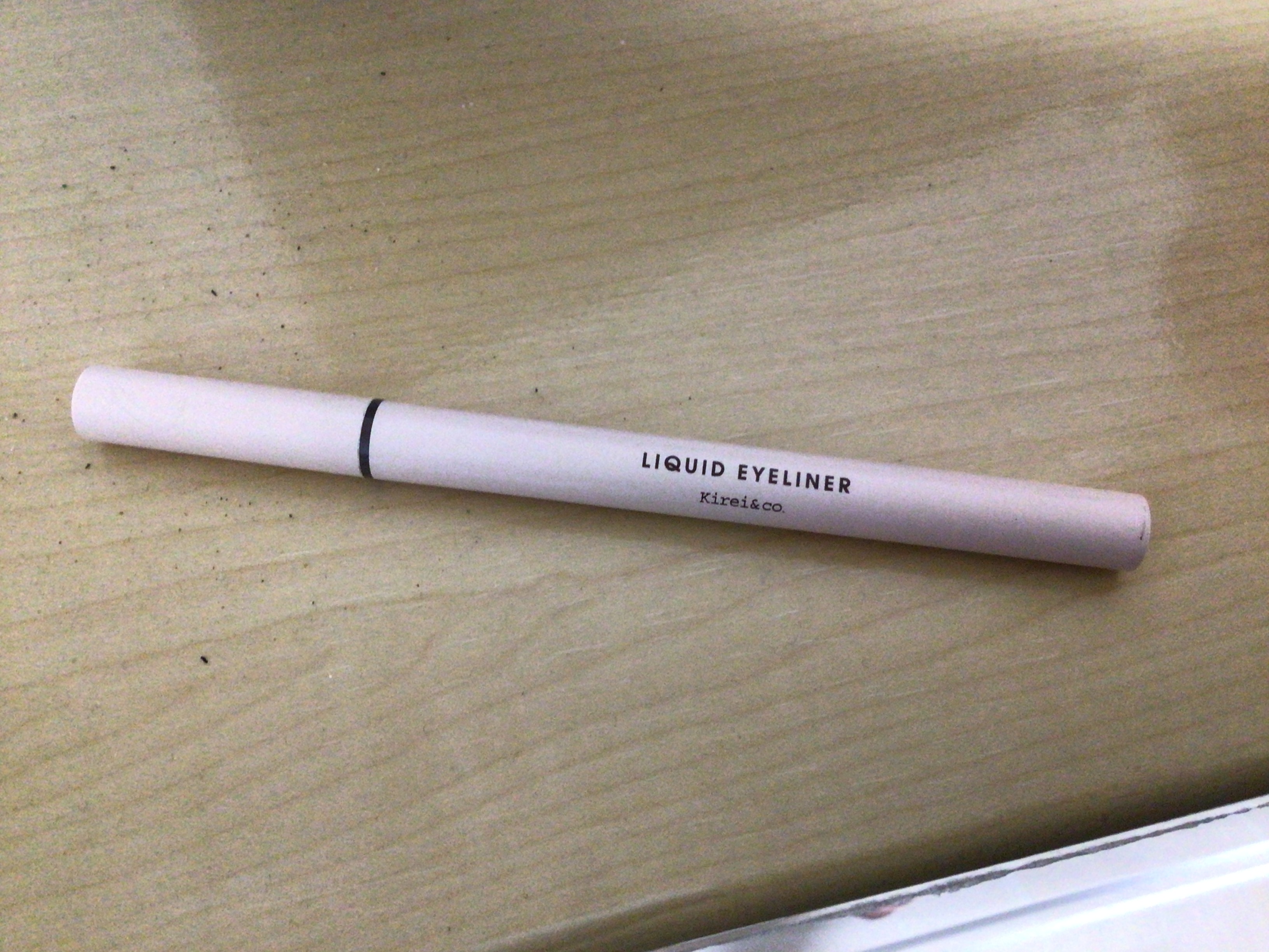 リキッドアイライナー