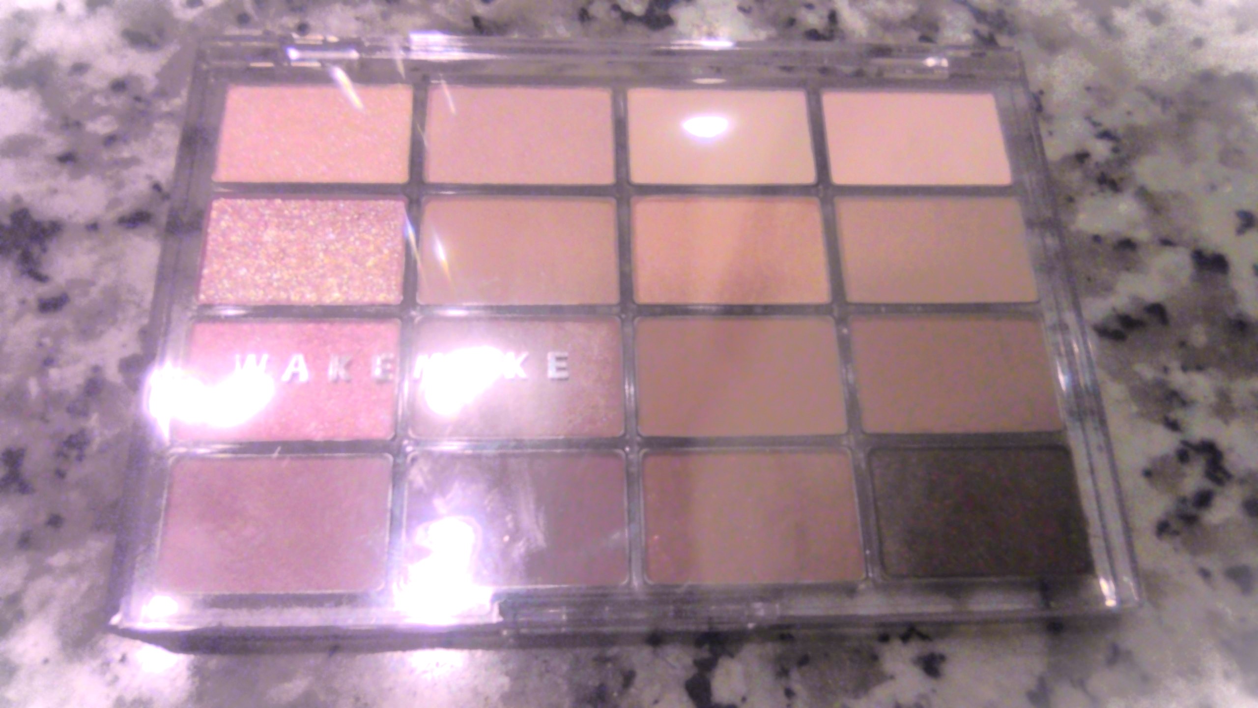 ソフトブラーリング アイパレット