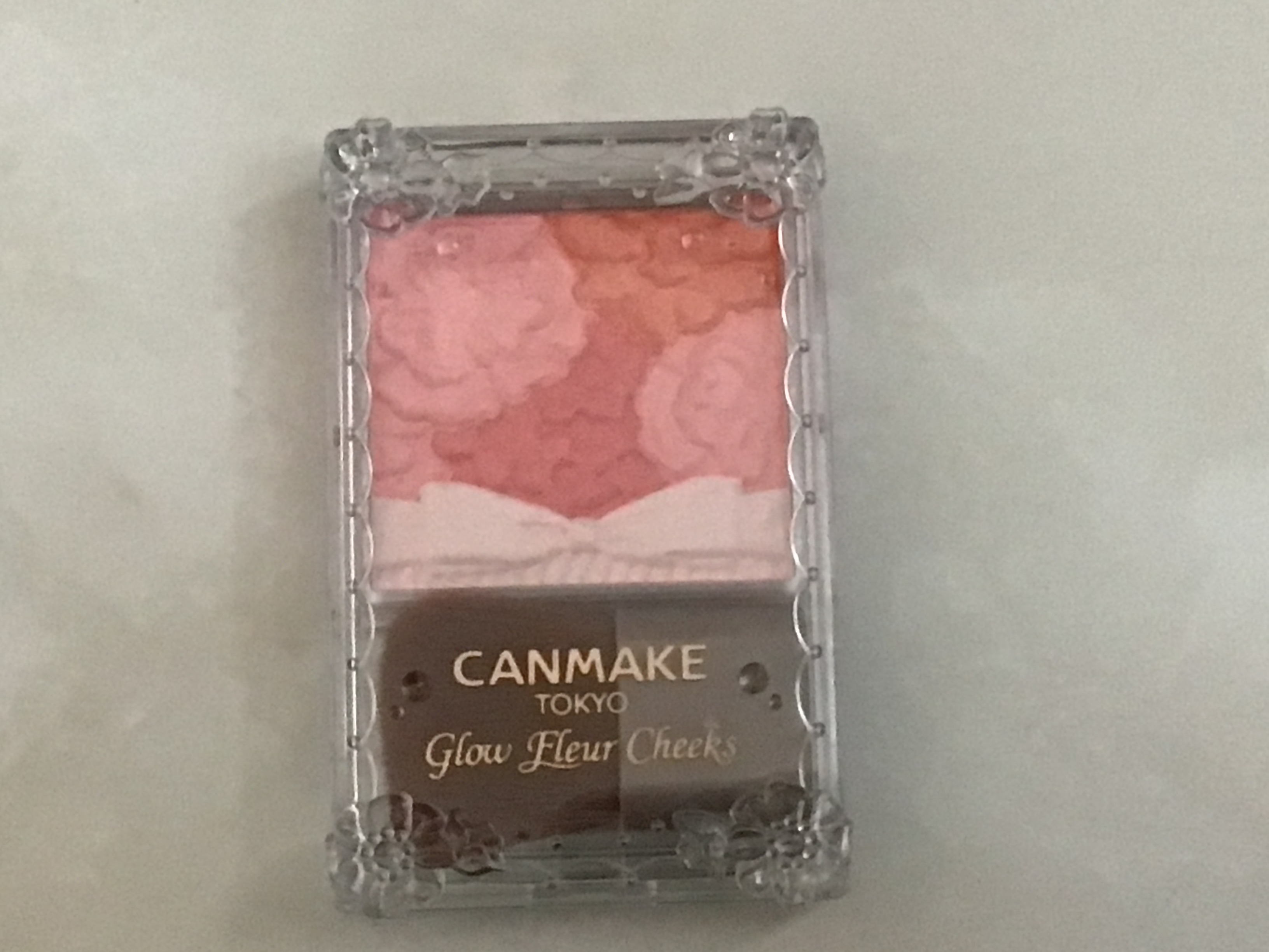 グロウフルールチークス