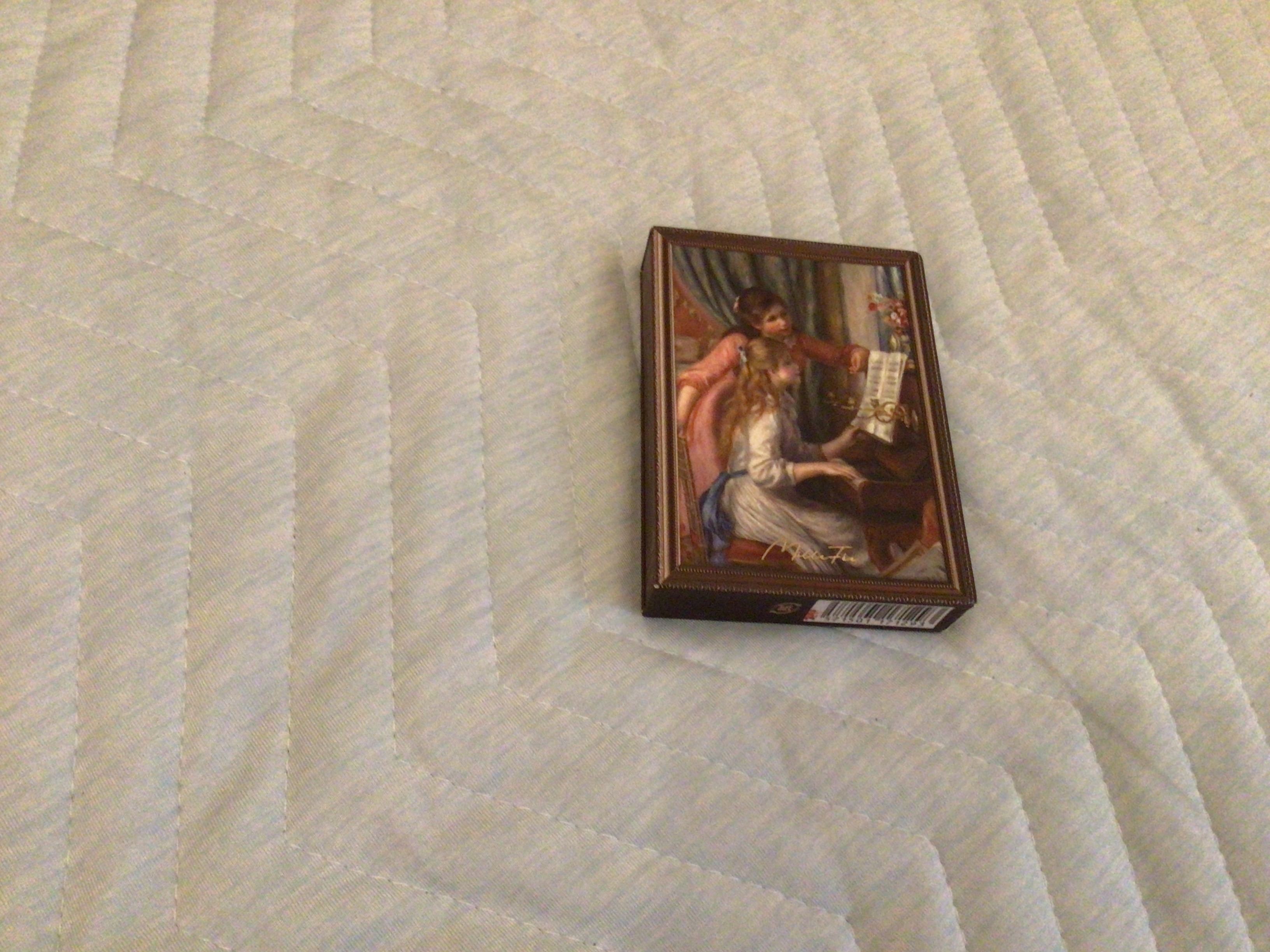 絵画アイシャドウパレット