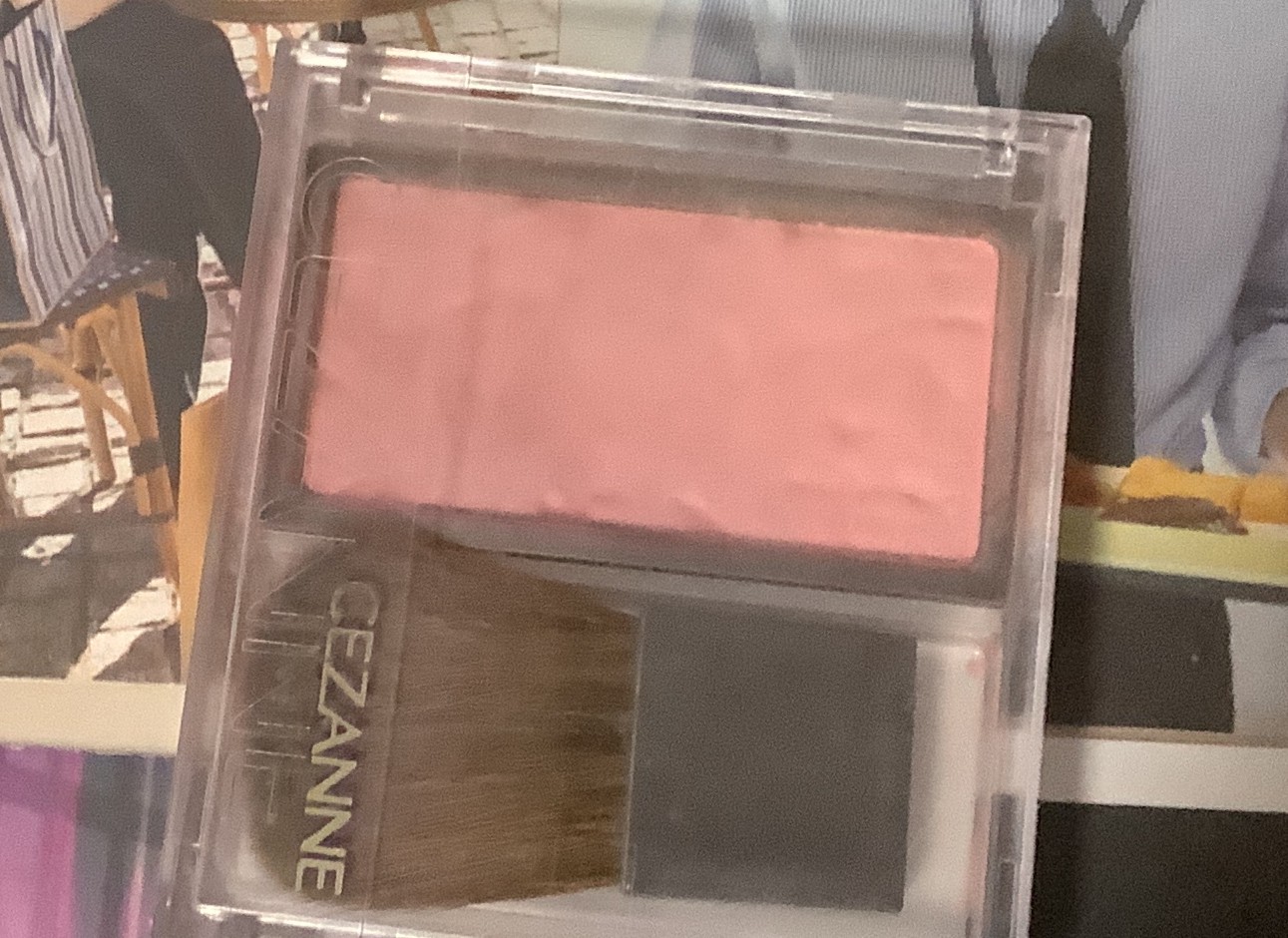 チークブラッシュ