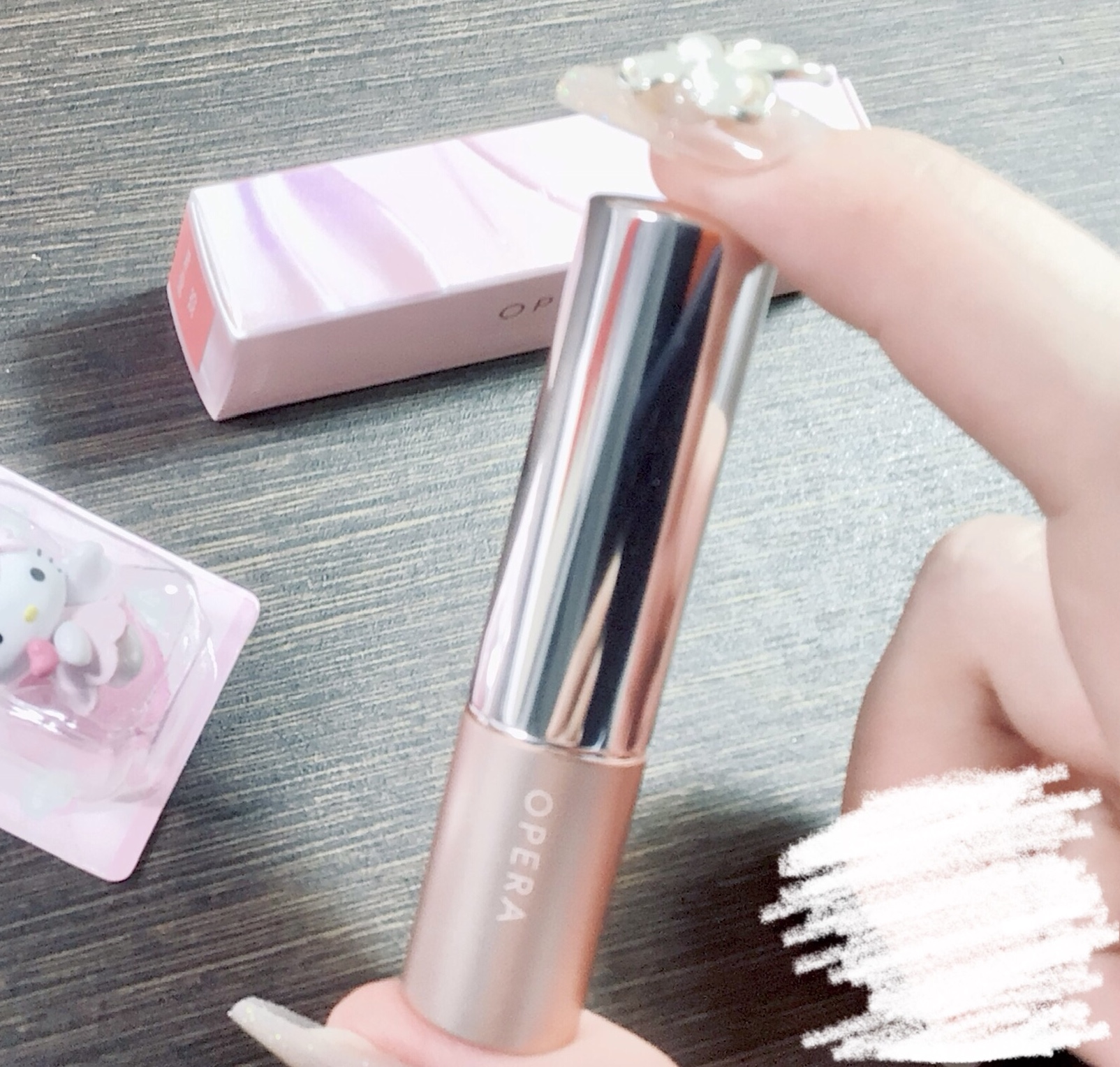 グロウリップティント