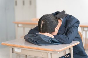 小中学生の約8割が「生理中、学校で困った経験がある」と回答。最多回答は「ナプキンをかえる時間が取れなかった」
