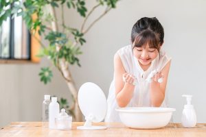 小中学生の83％が自分磨きをしたことがあると回答。見た目は「スキンケア」、内面では「言葉づかいに気をつける」が最多