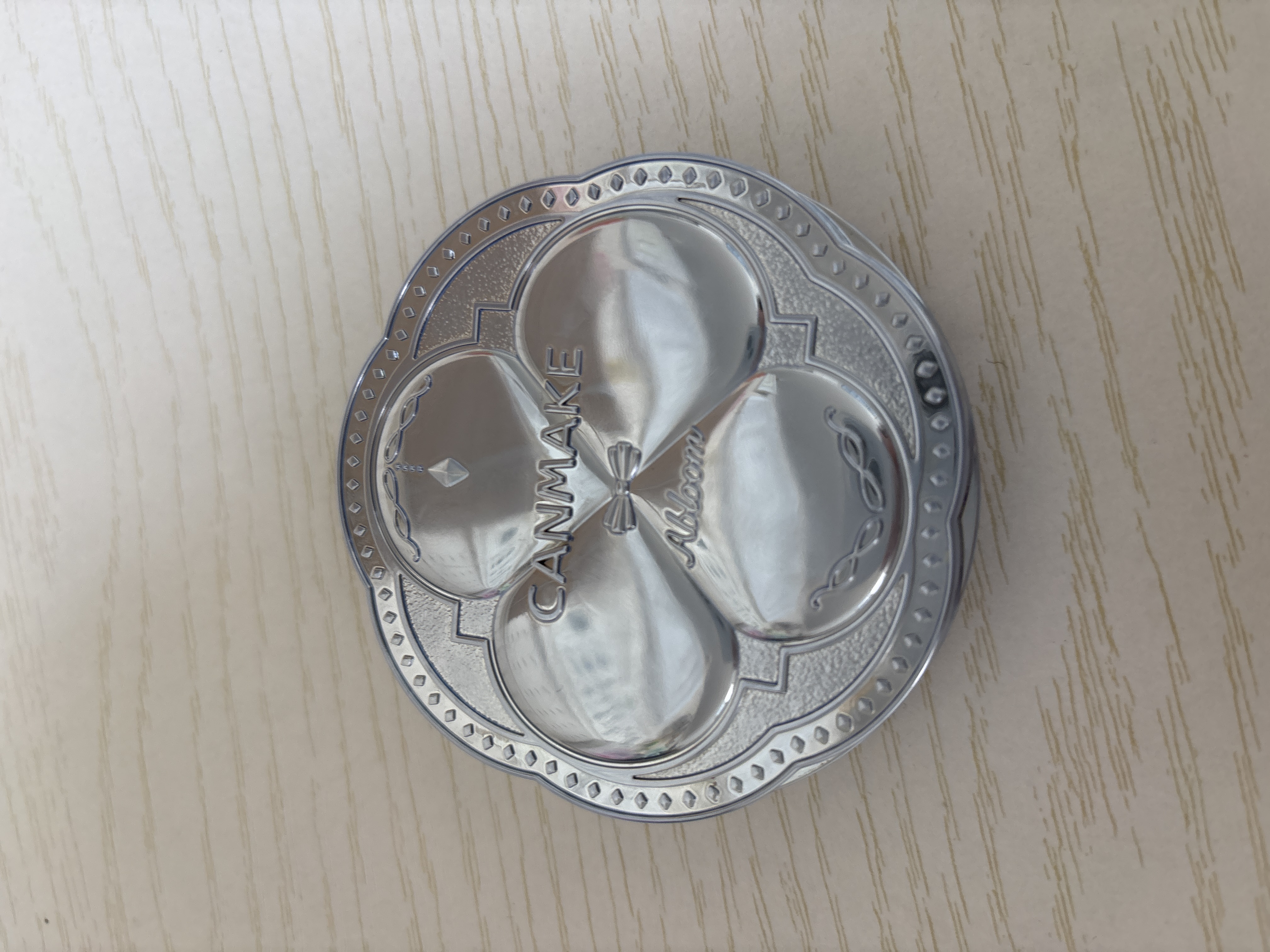 イルミネイティングフィニッシュパウダー　～Abloom～