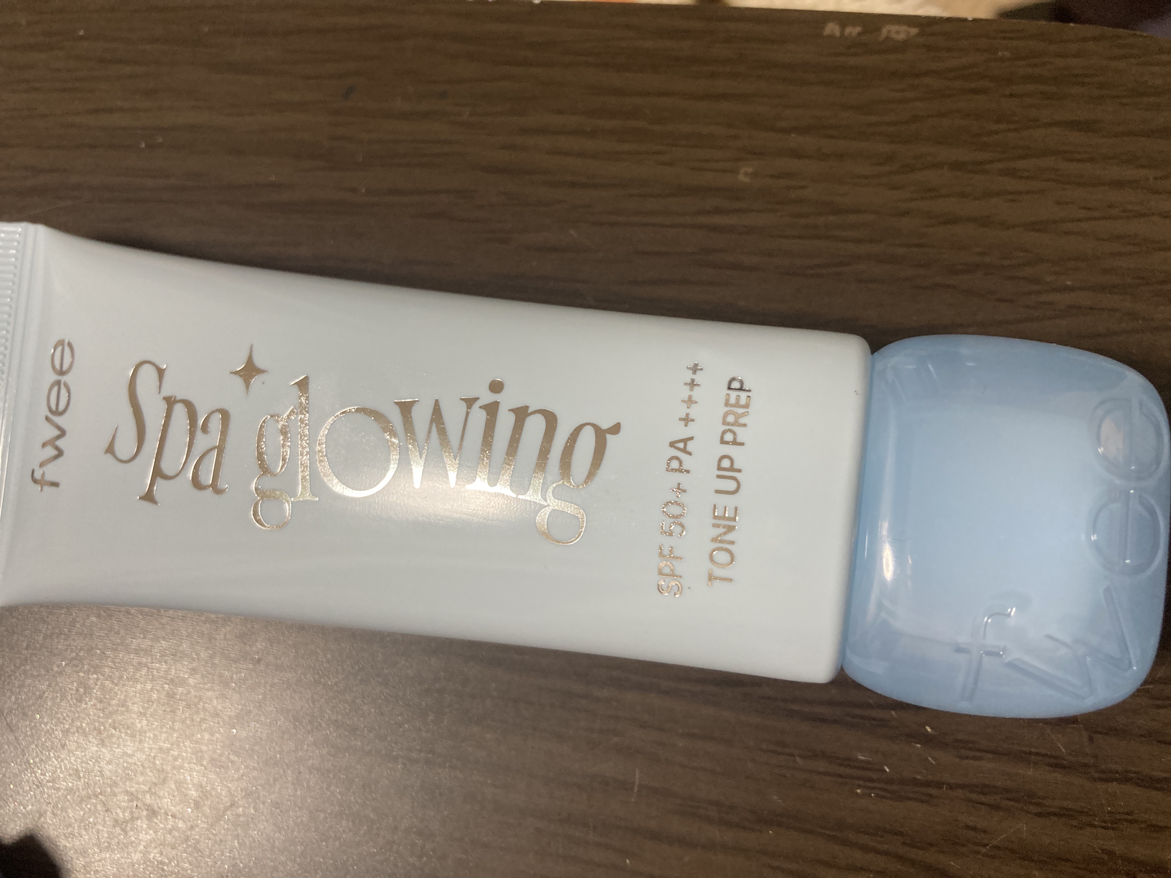 フィー スパグロウUVトーンアップベース