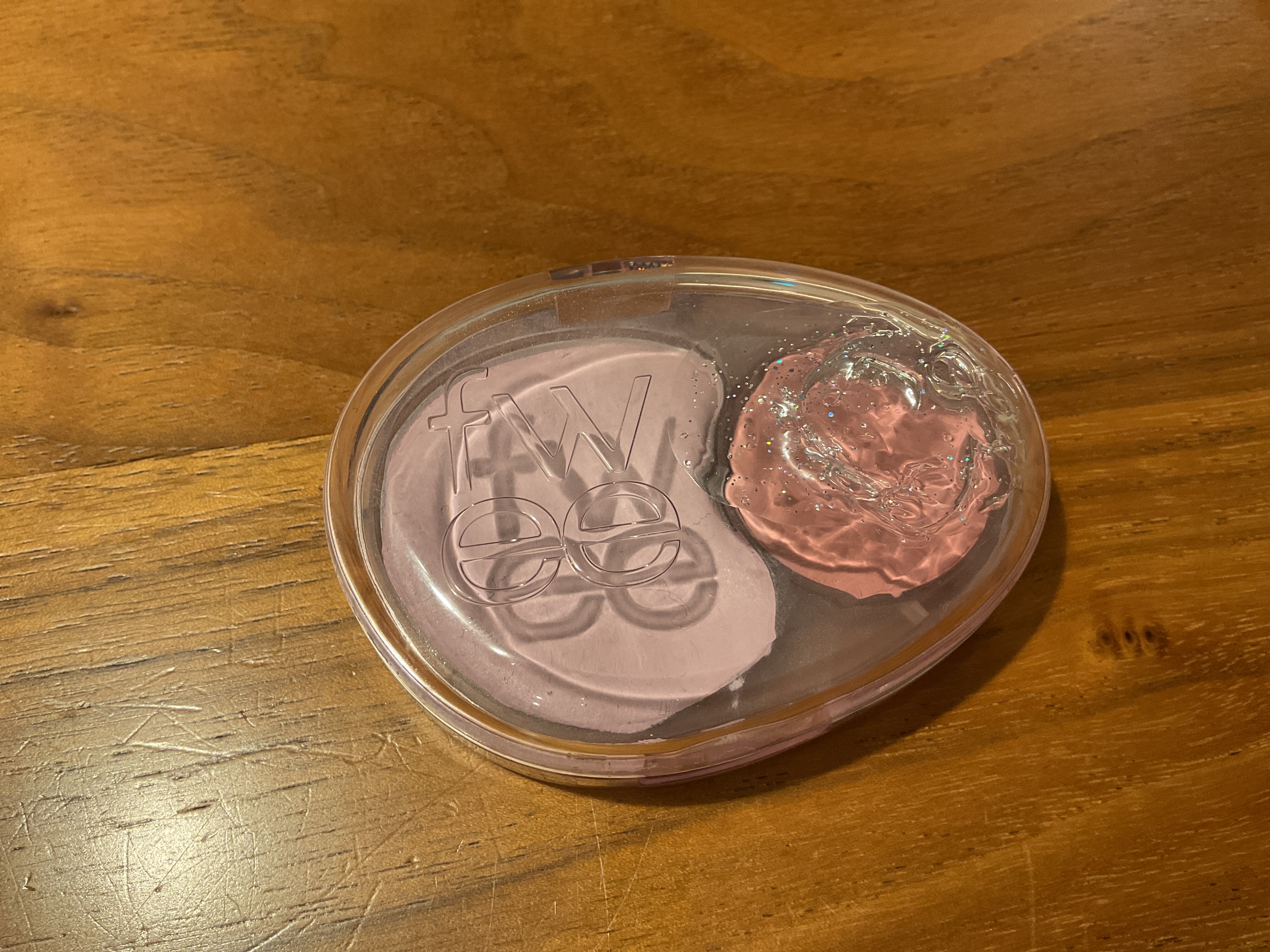 フィー デュアルチークメロウ