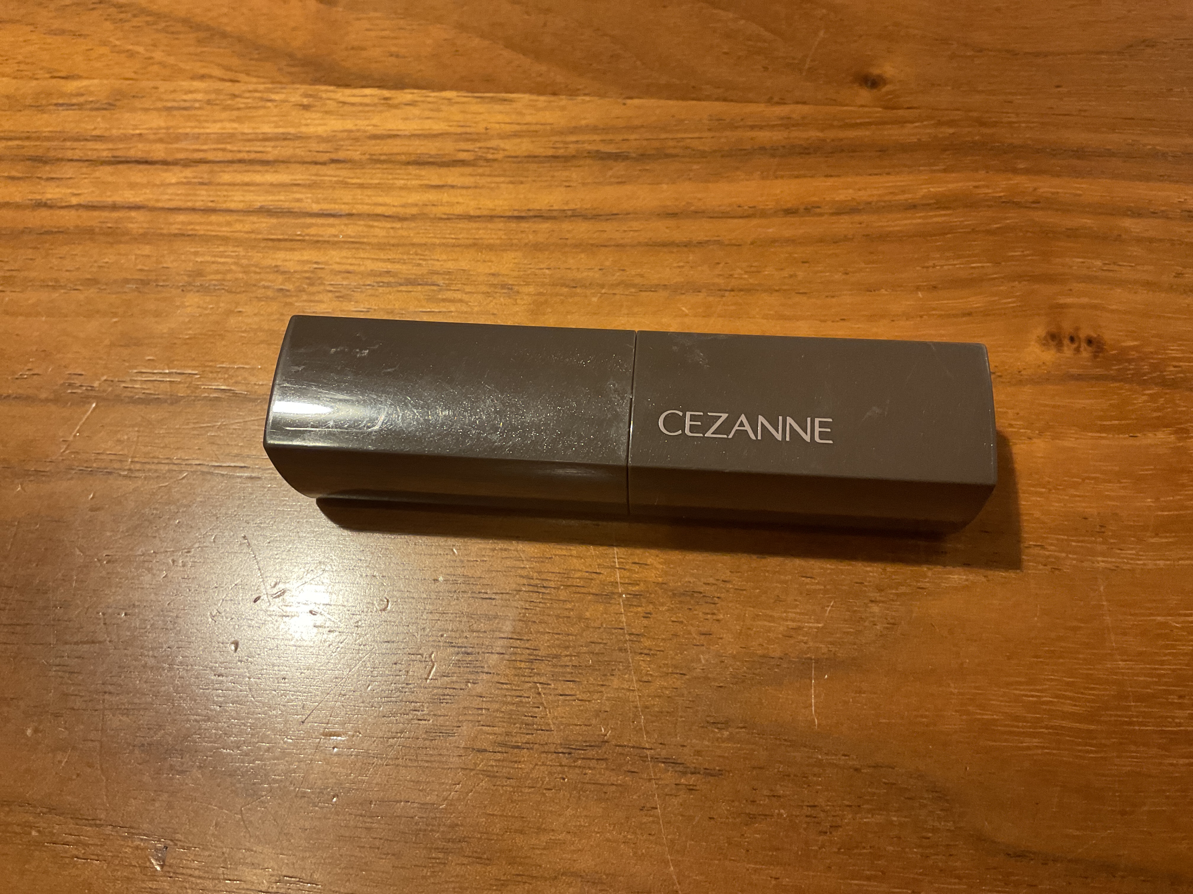 リップカラーシールド