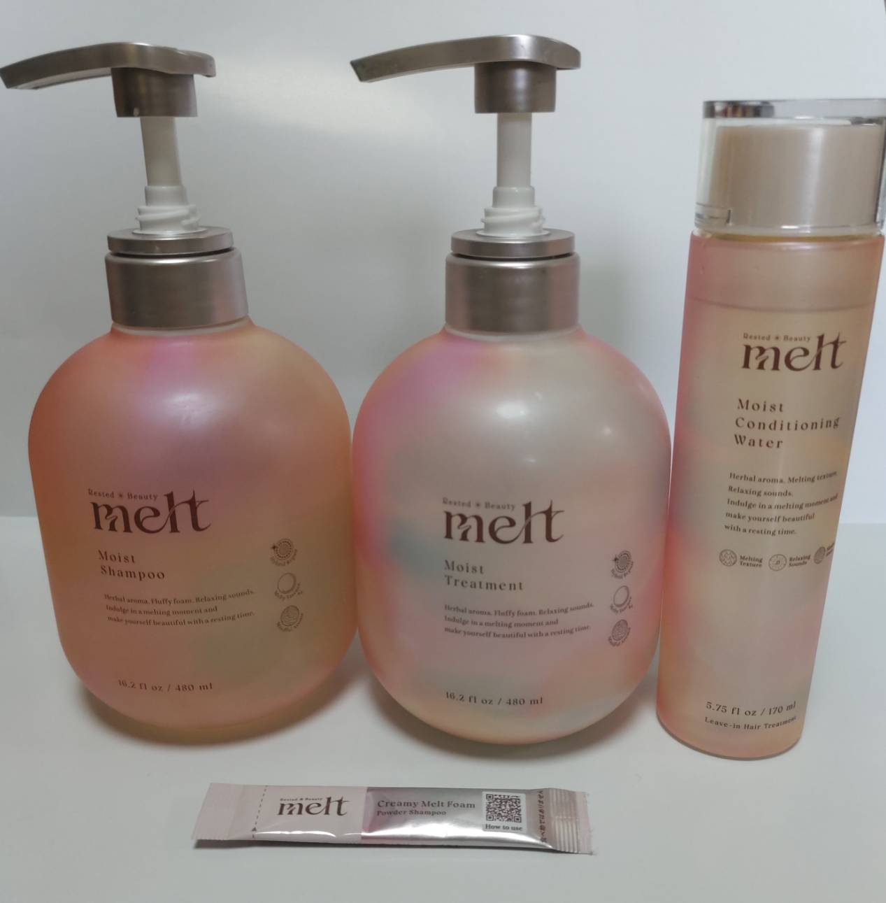 melt モイストシャンプー／トリートメント